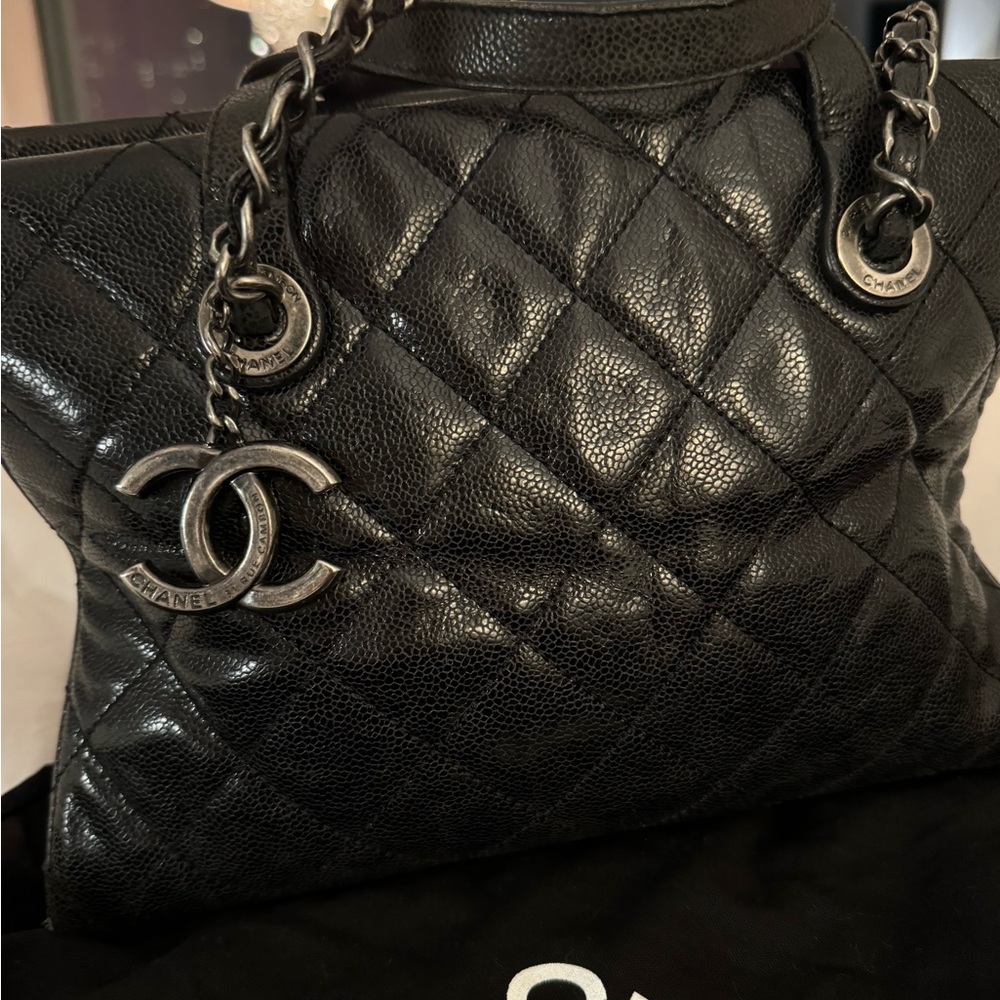 Chanel
CC Crave large Tote Quilted Glazed Caviar - Picture 2 of 16